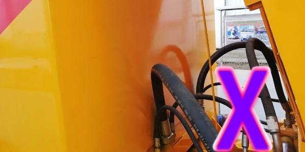 隧道作業與露天作業施工場地下，混凝土泵應當如何確定位置？