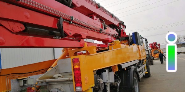 小型泵車的輸送缸總是發(fā)出異響，怎么辦？