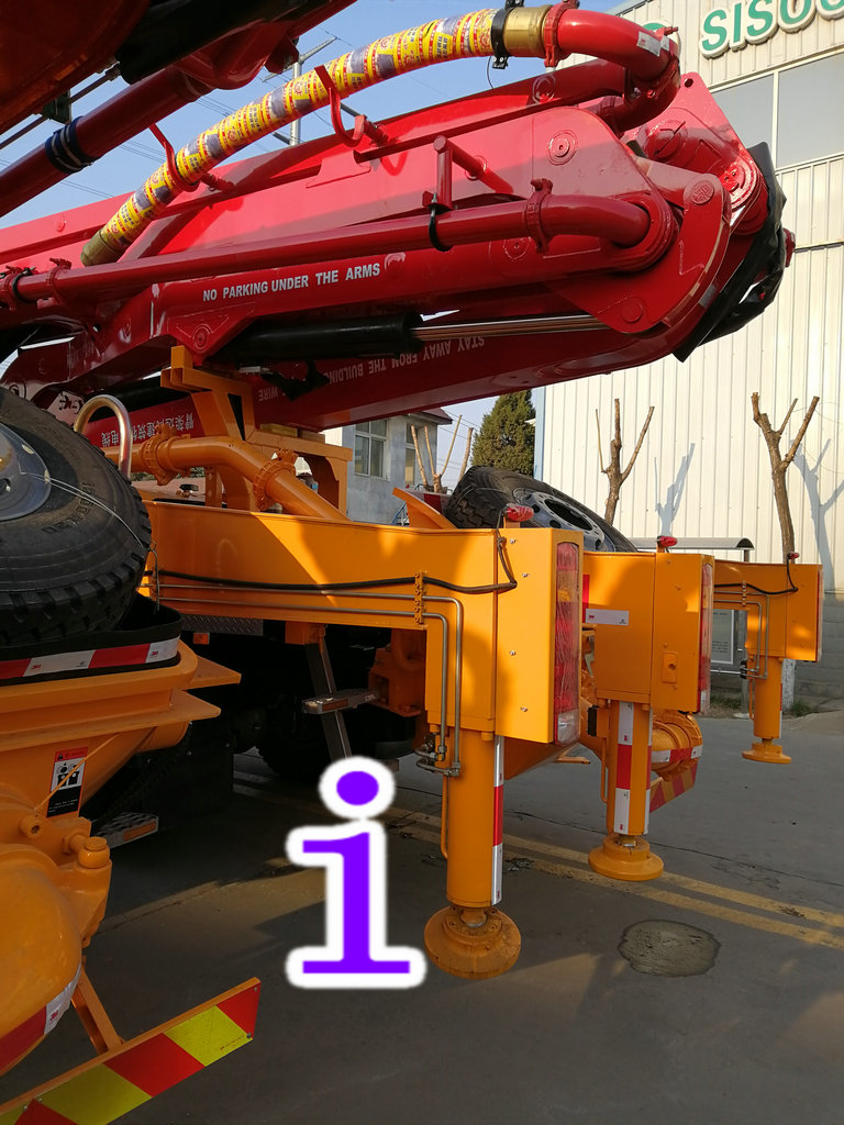 青島小型混凝土泵車價格 (17)