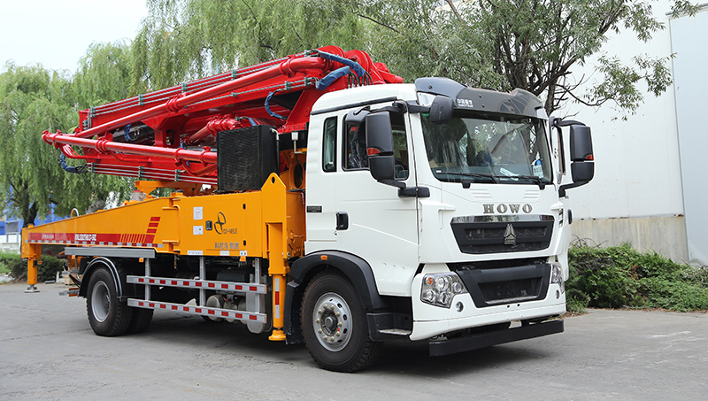 科尼樂為您淺析小型混凝土泵車突發事件處理