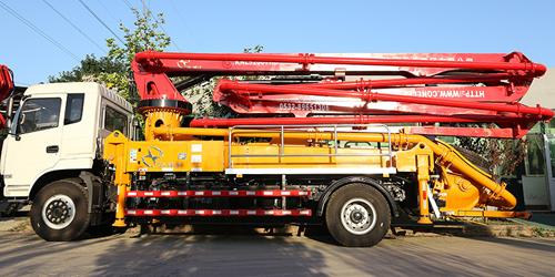 科尼樂為您淺析小型混凝土泵車惡劣環境施工應該注意什么？