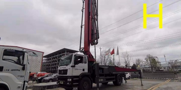 泵車?yán)纤緳C(jī)注意了