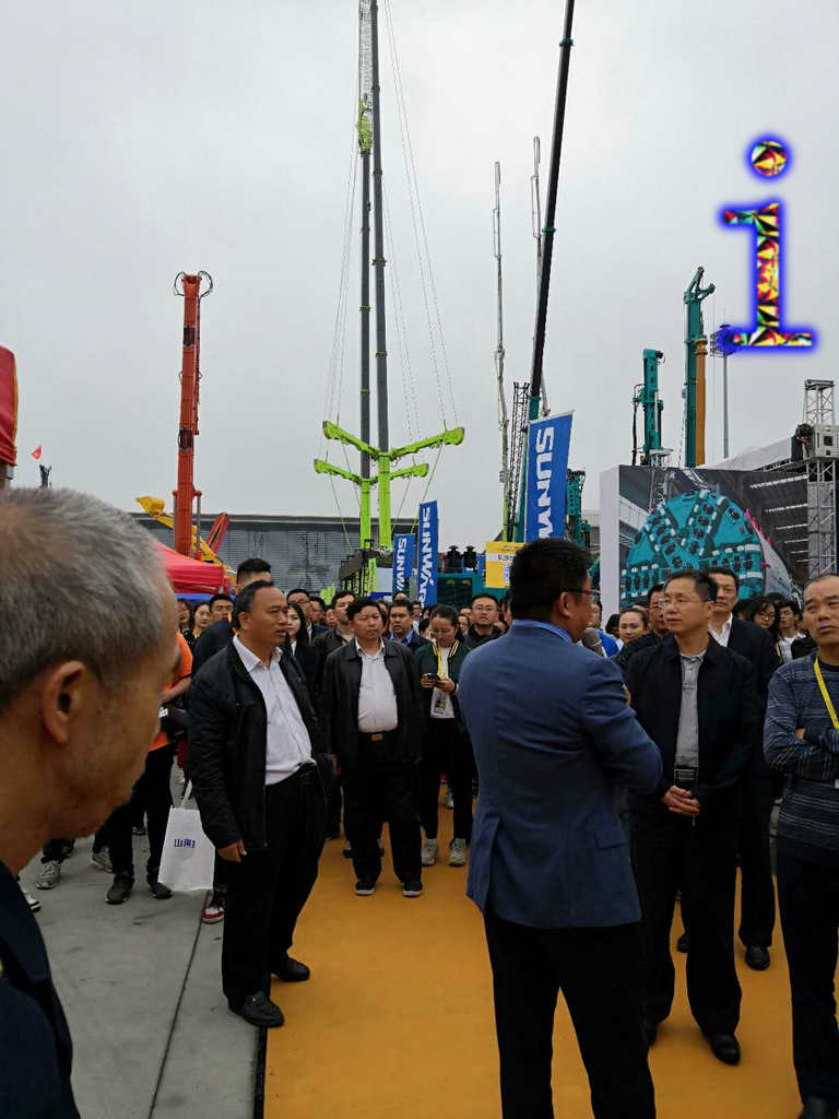 青島小型混凝土泵車價格 (41)